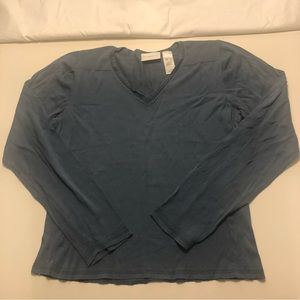 Liz Claiborne lightweight V-neck sweater. Long sleeve. Blue. Size Large.